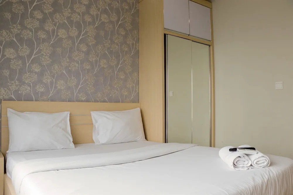 Cozy Living And Tidy Studio At Springlake Summarecon Apartment Bekasi