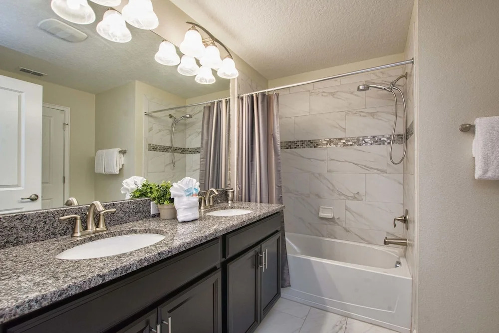 Storey Lake 4 Bedroom Townhome w Splashpool - 1625ST