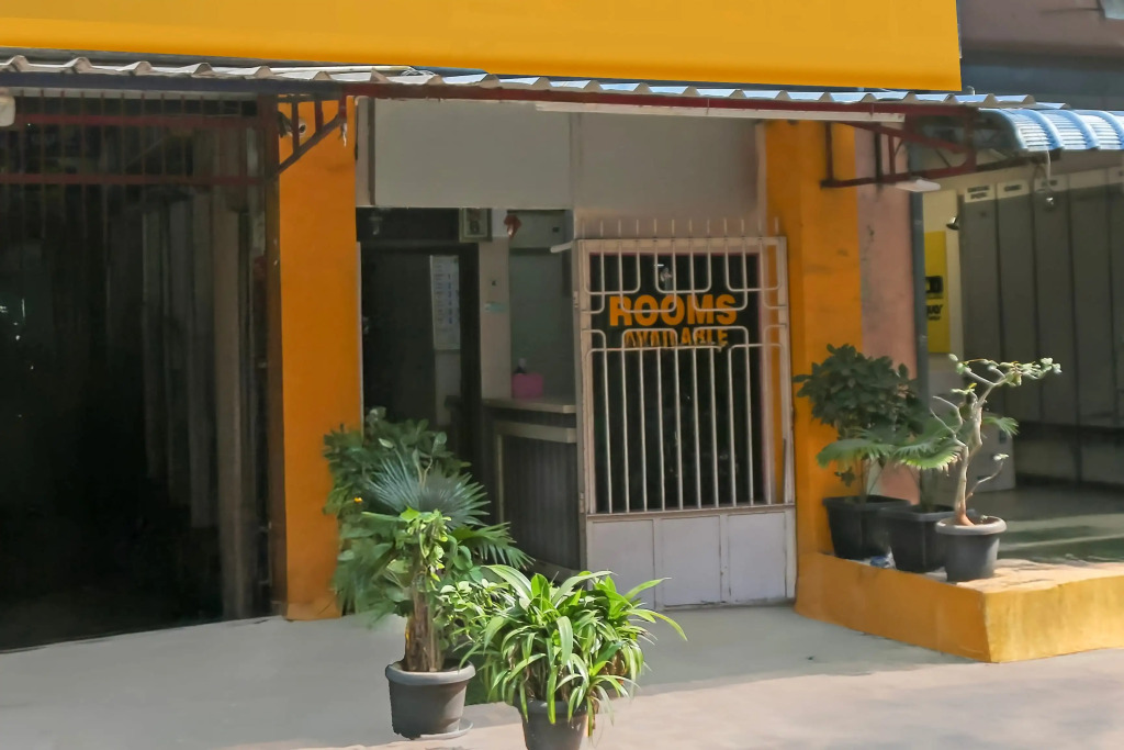 OYO 23455 Varsha Residency