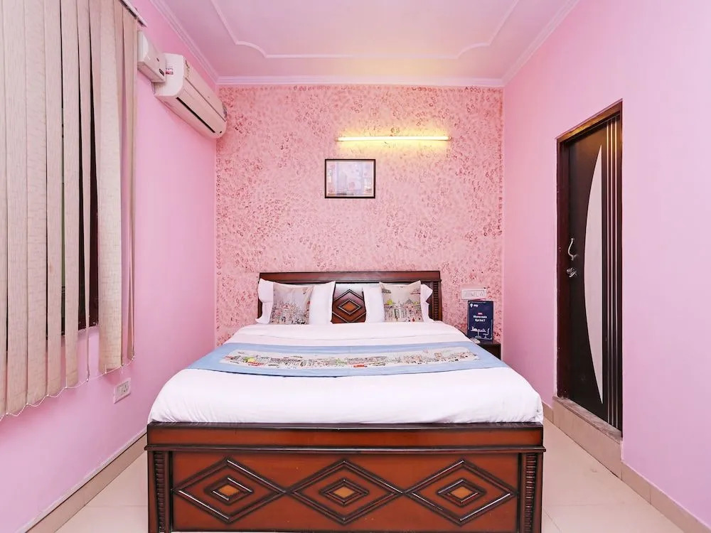 OYO 9558 Hotel Chhavi Holidays
