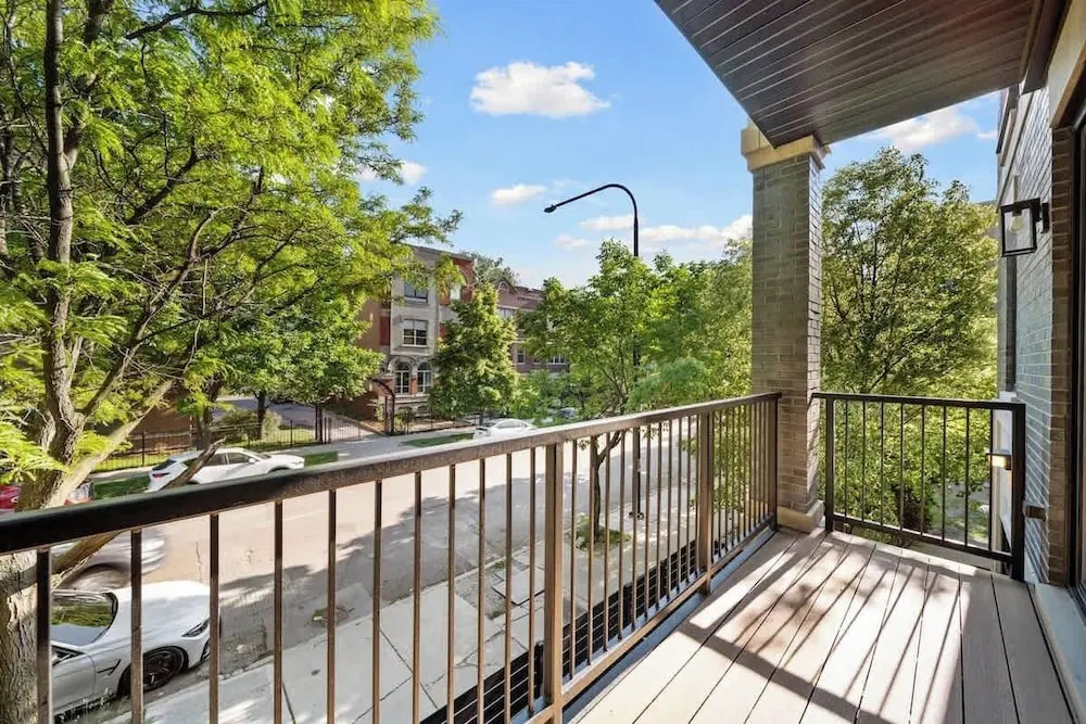 New 3 Bed by United Center w Parking Balcony