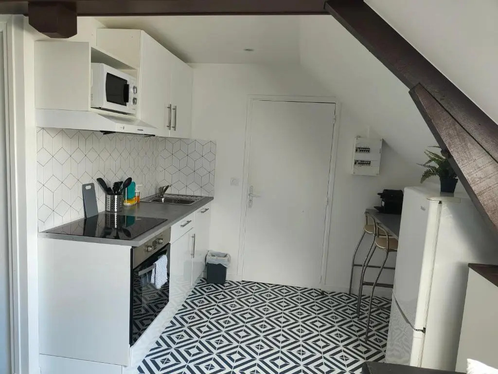 Les Lofts De Provins: Apt 4