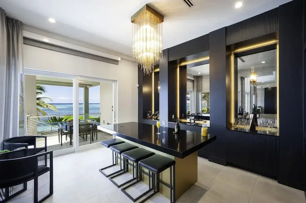 Black Urchin Boutique Resort