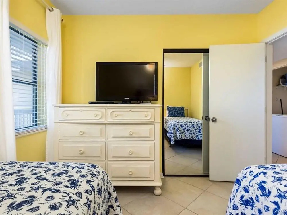 Romar Place 906