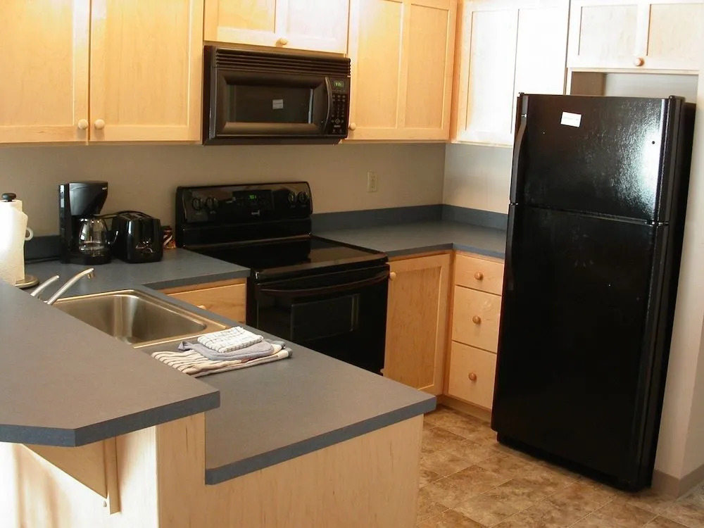 Sea Breeze Court