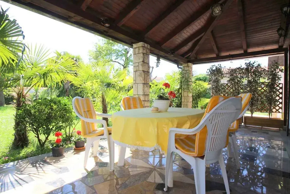 Bungalow mit Schönem Garten und Klimaanlage