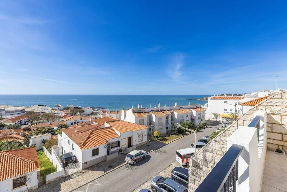 Oceanview Apart A By Sequeira
