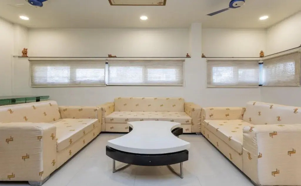 Silver Stay By OYO Rooms
