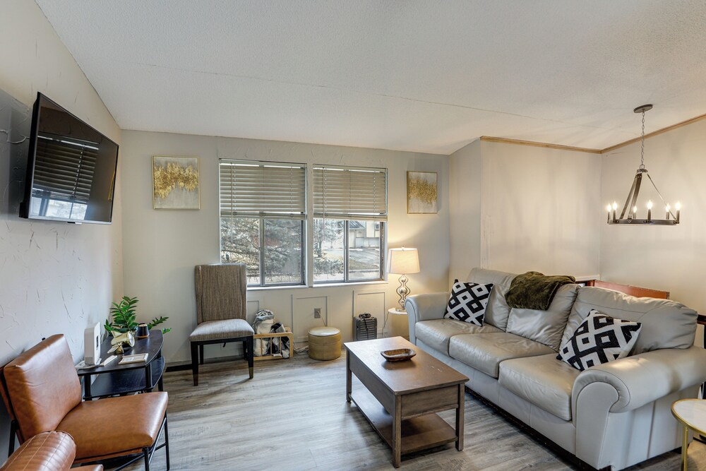 6 Mi to Dtwn Toledo! Family-friendly Haven w/ Deck
