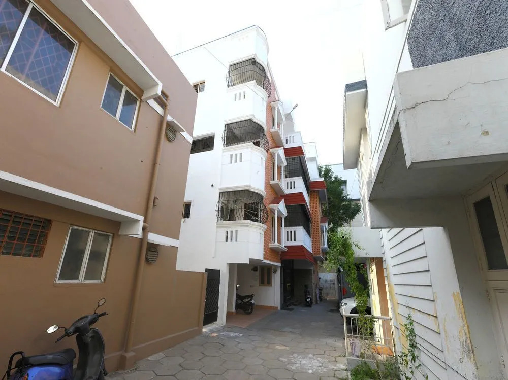 OYO 8033 T Nagar