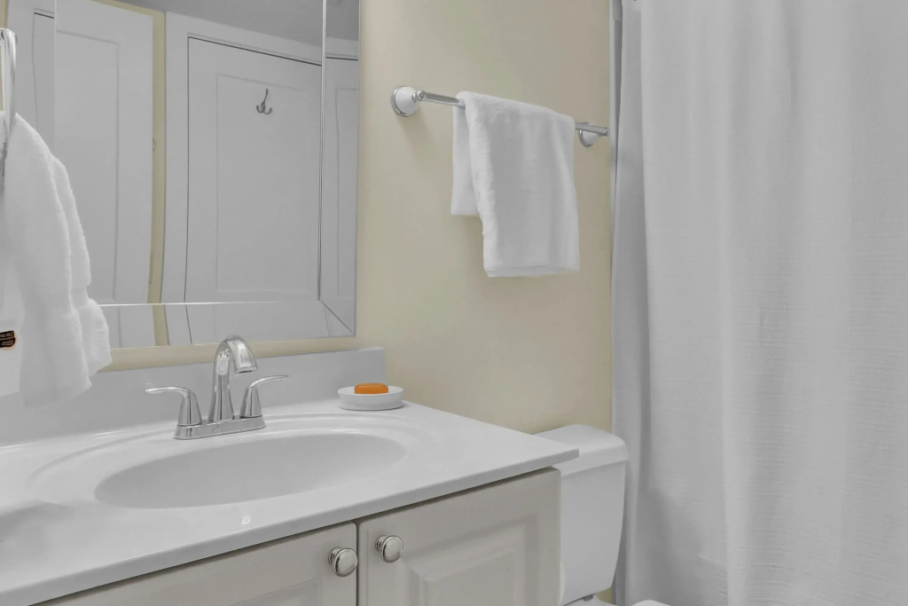 303a Shipwatch by Avantstay Ocean View, Shared Pool, Boardwalk to Beach
