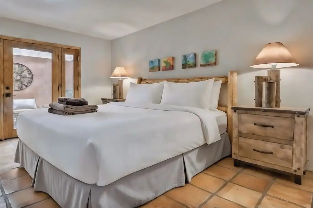 Peaceful Cave Creek Retreat: Walk to Town & Trails
