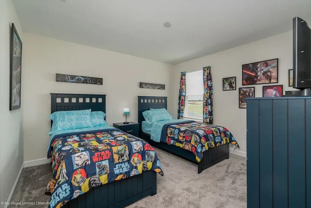 9 Bdrm5 Bathchampions Gate