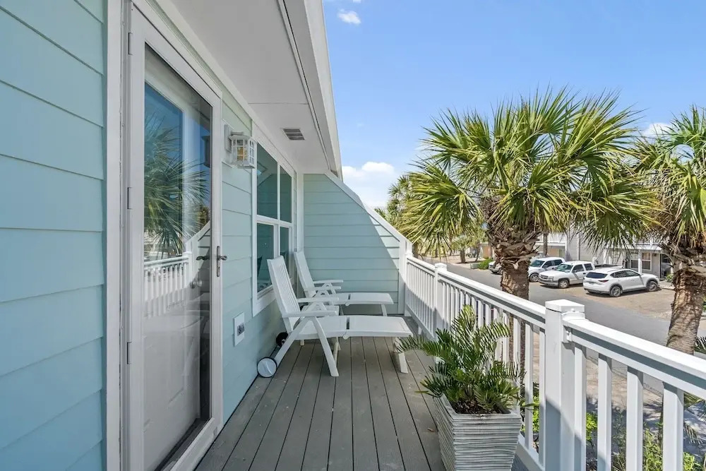 Newly Renovated! 140 Feet To White Sandy Beaches! Pool! Grill