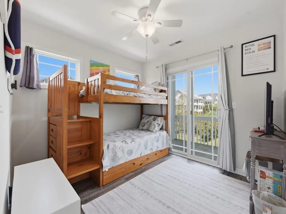 Lovin' Lowe Tide by Topsail Realty