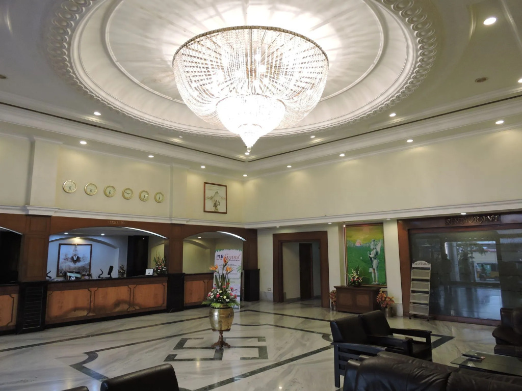 Hotel PLR Grand