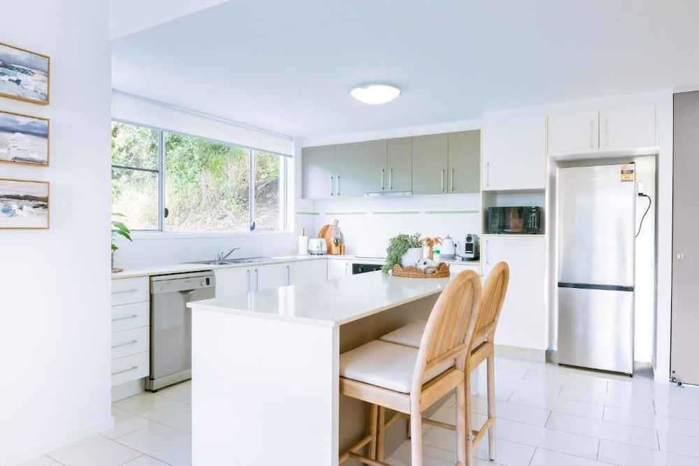 Airlie Summit Apartments