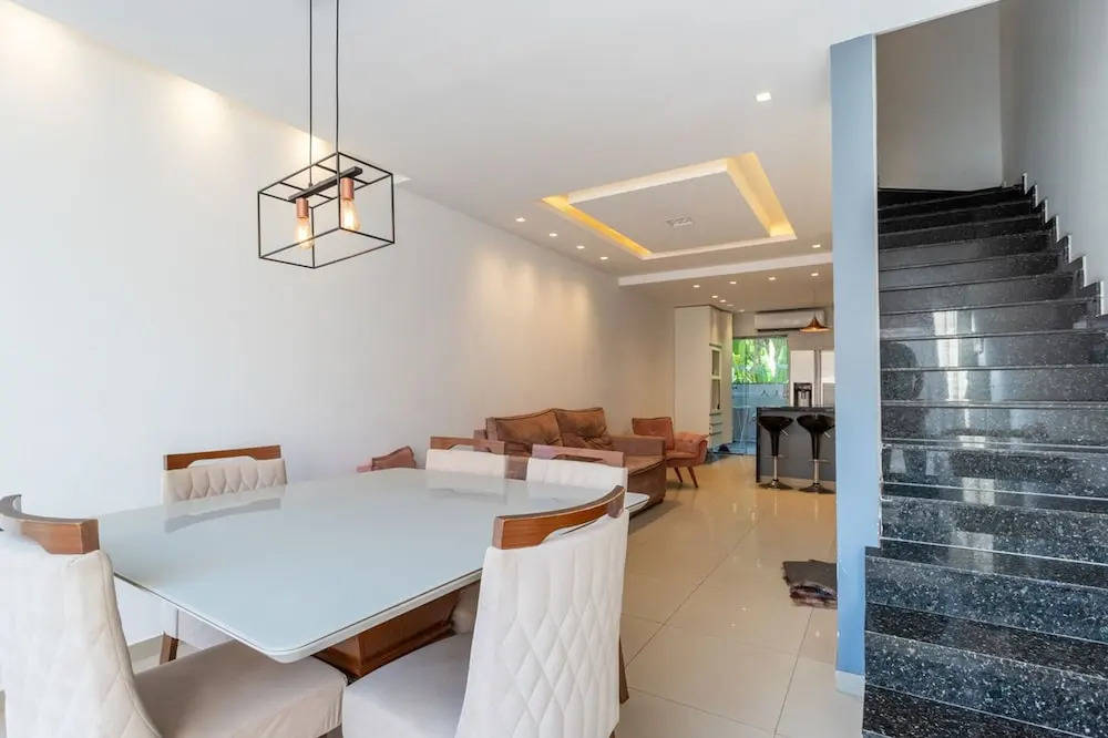 Casa Climatizada com Hidromassagem em Jacarepagu