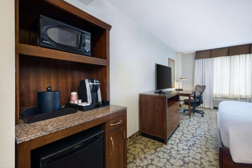 Comfort Inn & Suites