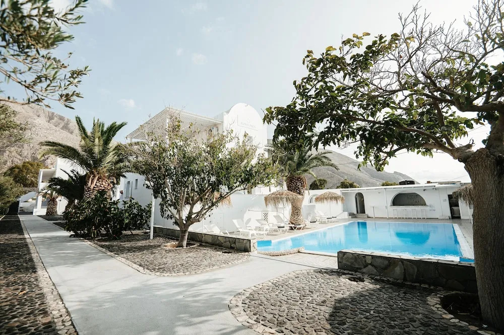 Blue Sapphire Perissa Hotel