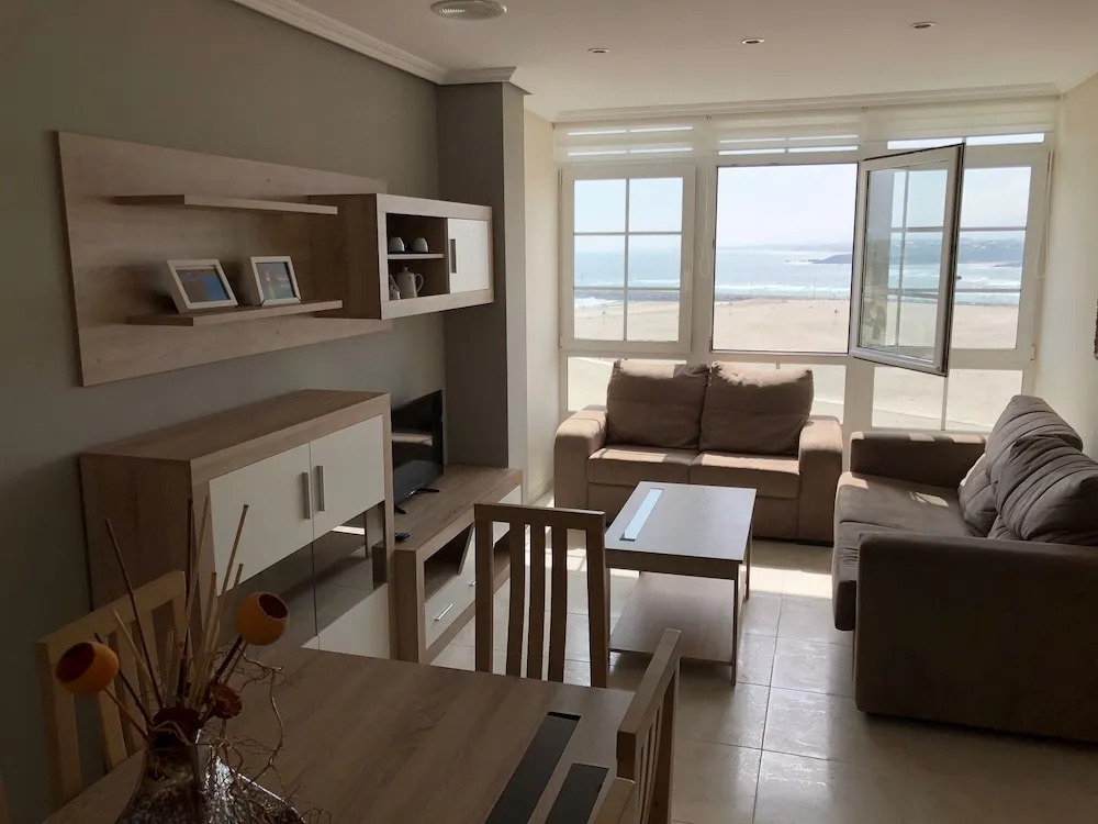 Piso de 3 Hab.  Vistas a la Playa. FOZ