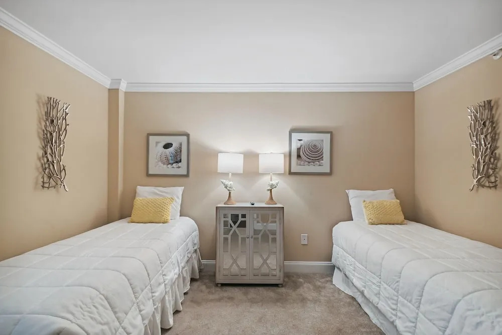 Inlet Reef 102 2 Bedroom Condo by RedAwning