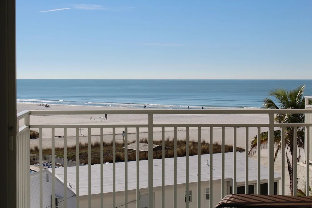 Jamaica Royale 404 - 2 Br Condo