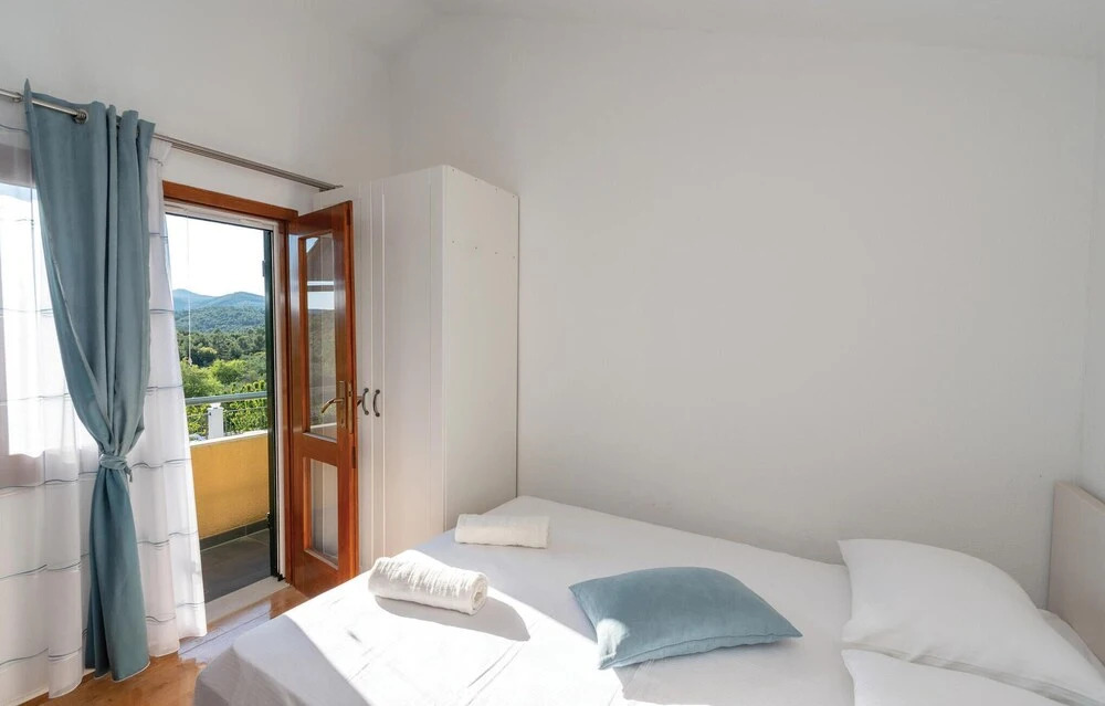 Beautiful Home In Cara
