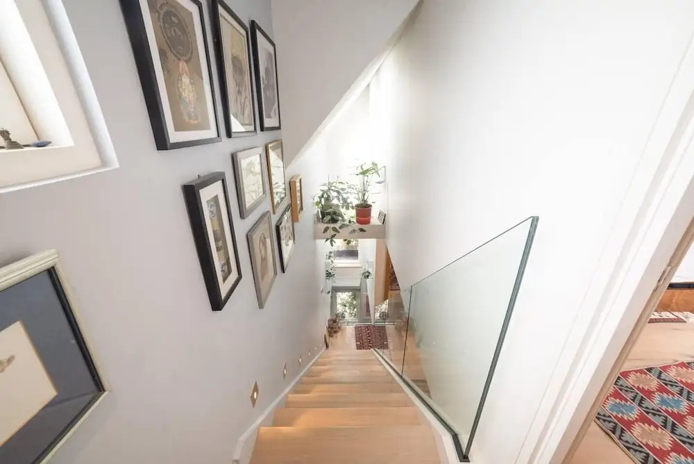 Cosy And Beautiful 4br House