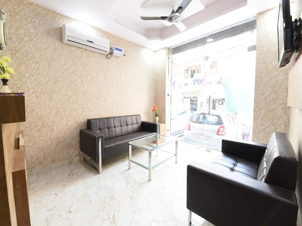 OYO 14387 Luxury Inn