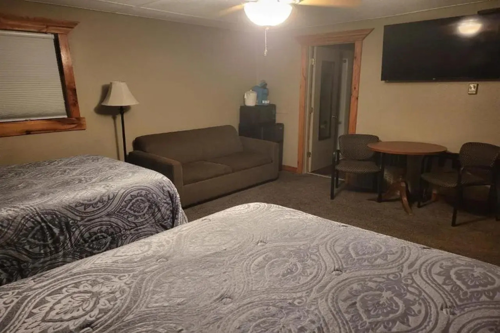 KJs Inn and Suites By OYO Gettysburg US Hwy 212