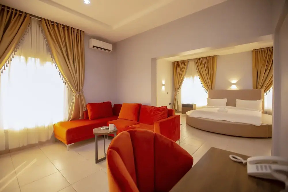 Triple 9 Apartments,Pool & Spa