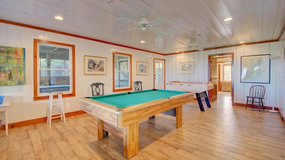 118 Kitchens Beach 9 Br home by RedAwning