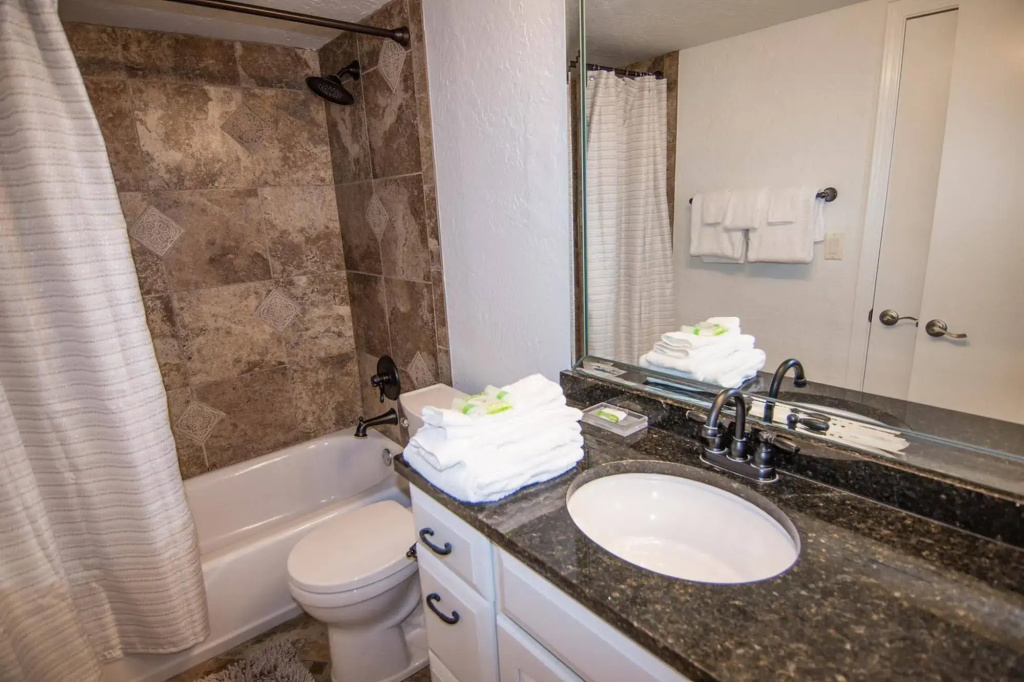 Beachside Towers at Sandestin by Panhandle Getaways