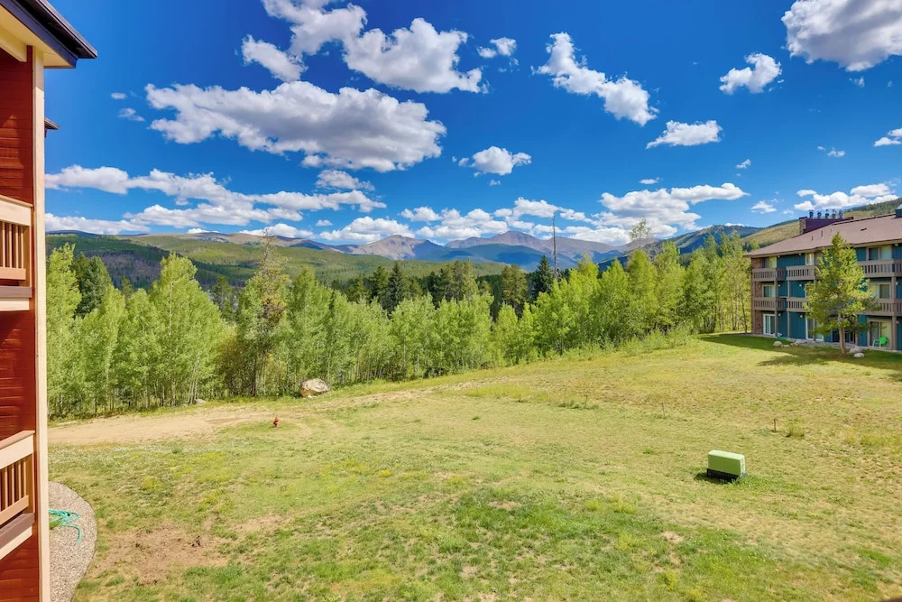 Mtn Condo w/ Ski Locker & Pools - 3 Mi to Resort!