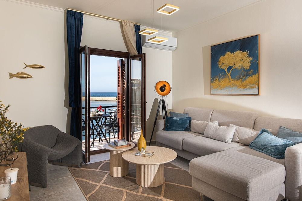 3 Sails - 2BR on Venetian Harbour