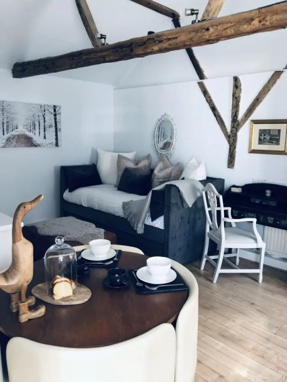 The Pear Tree Inn