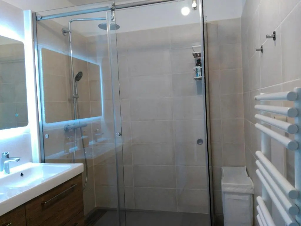 Bel et spacieux appartement de 84 m² avec parking très proche du Métro Garibaldi