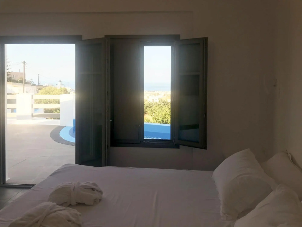 Amphitrite Suites Santorini