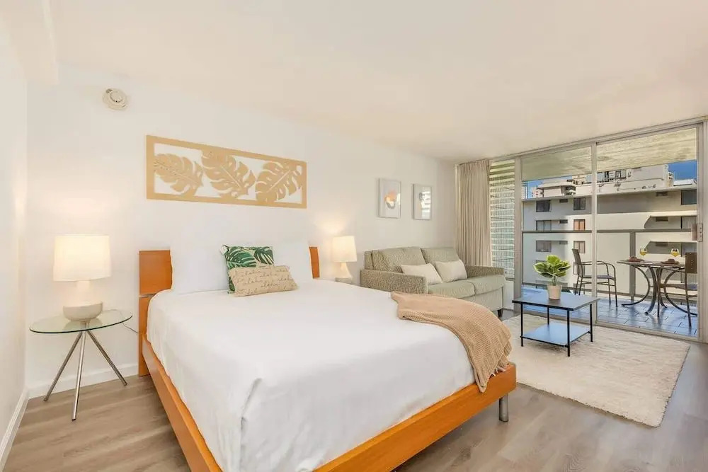 @marbella Lane - Stylish Island Stay w/ City Views