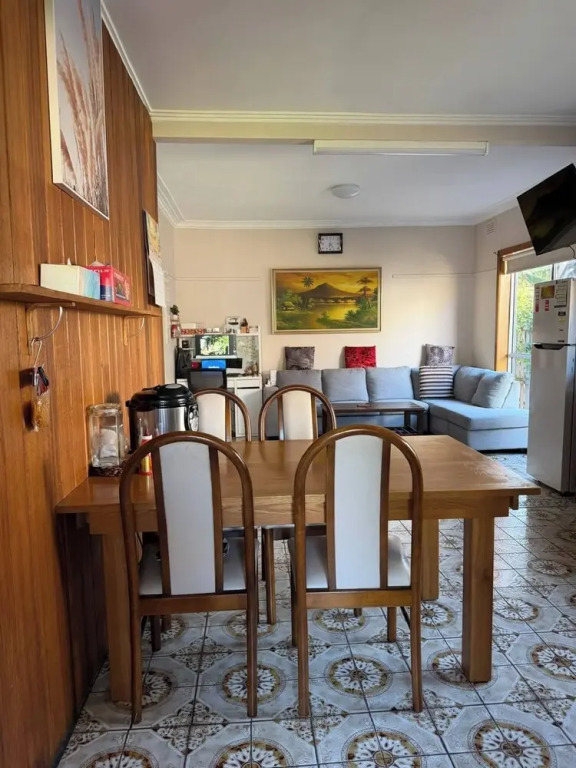 Charming 3 Bedroom Home Longer Stay Discount