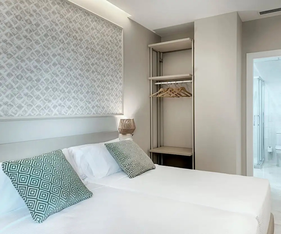 Opera House Valencia B&B