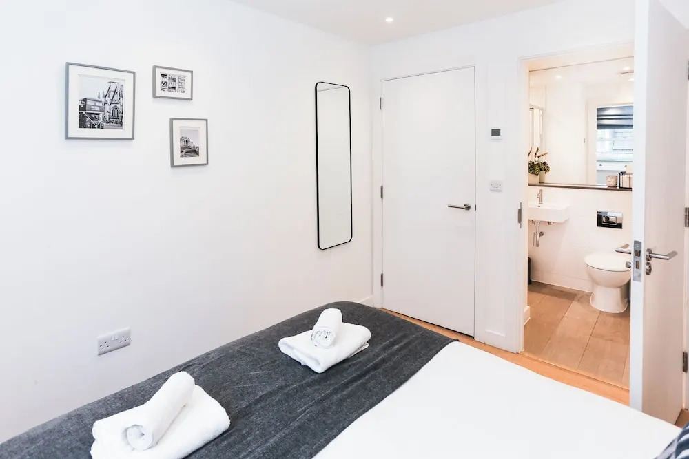Chapel - Central Studio Apartment
