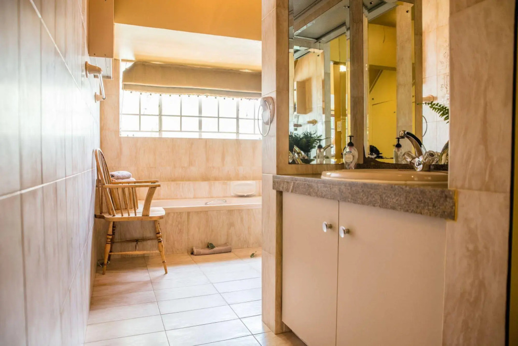 5th Avenue Gooseberry Guest House