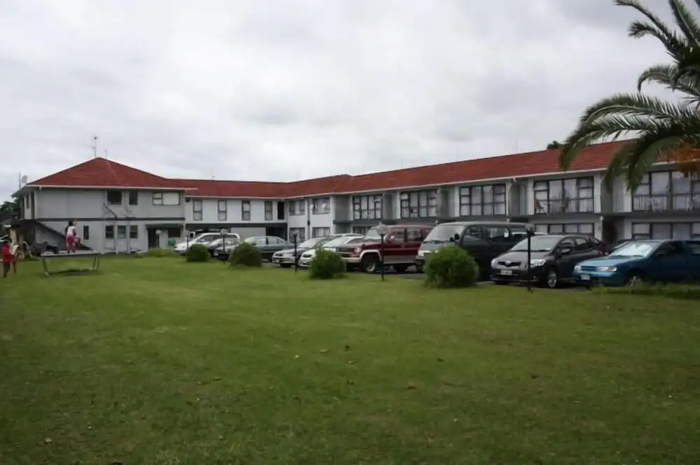 Airport Travel Air Motor Inn