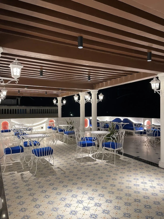 Le Bonheur Hotel