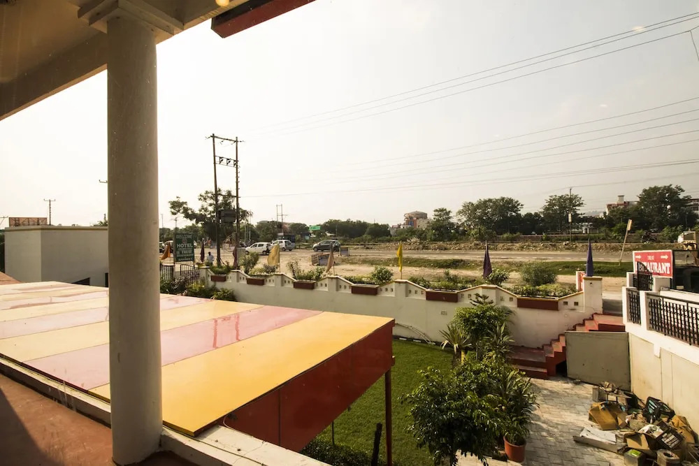 WOW STAYZ2 Hotel Jahanvi Dale