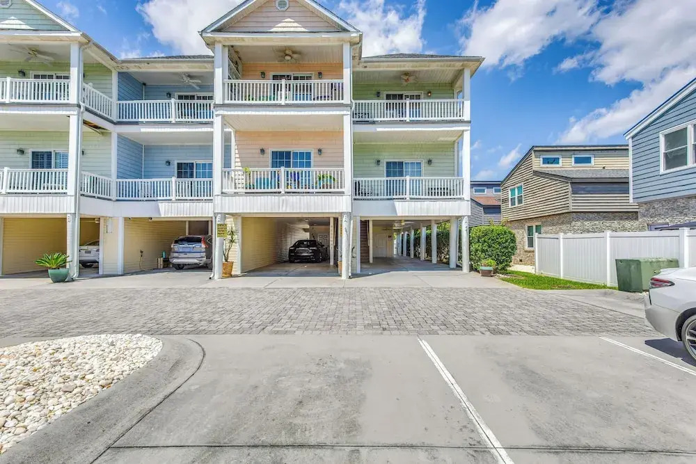 Walk to Seaside: North Myrtle Beach Gem w/ Views!