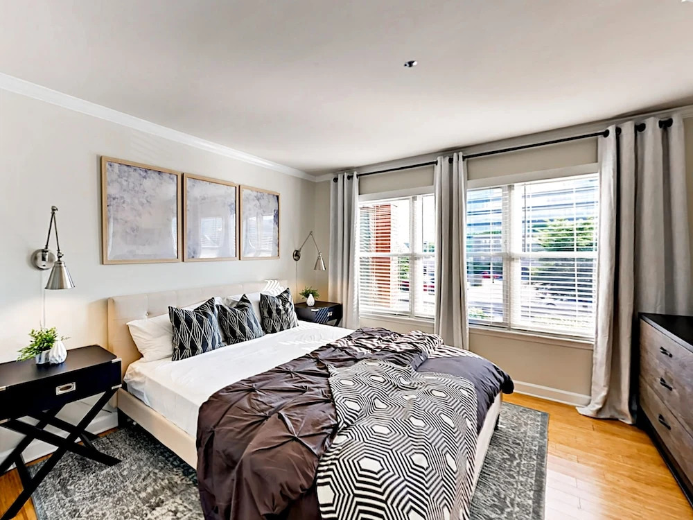 Chic SoBro - 1 Br Apts