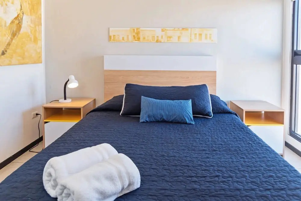 Save, pretty apt. W/playground, in Monterrey’s Center, 3 room, 1KSB, 2 SB, 2BTH. By Mty Living. S2 702
